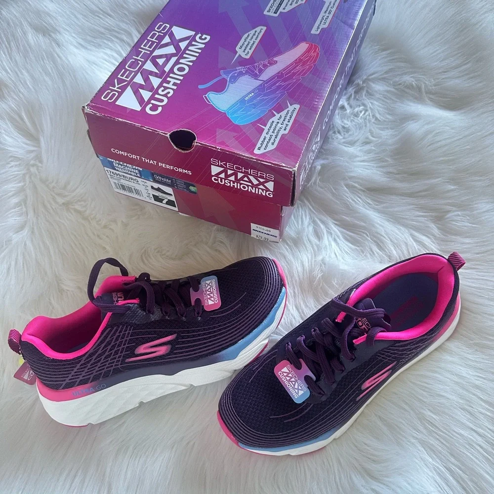 SKECHERS NEW Max Cushioning Ultra Go. Size 7. - Picture 5 of 16